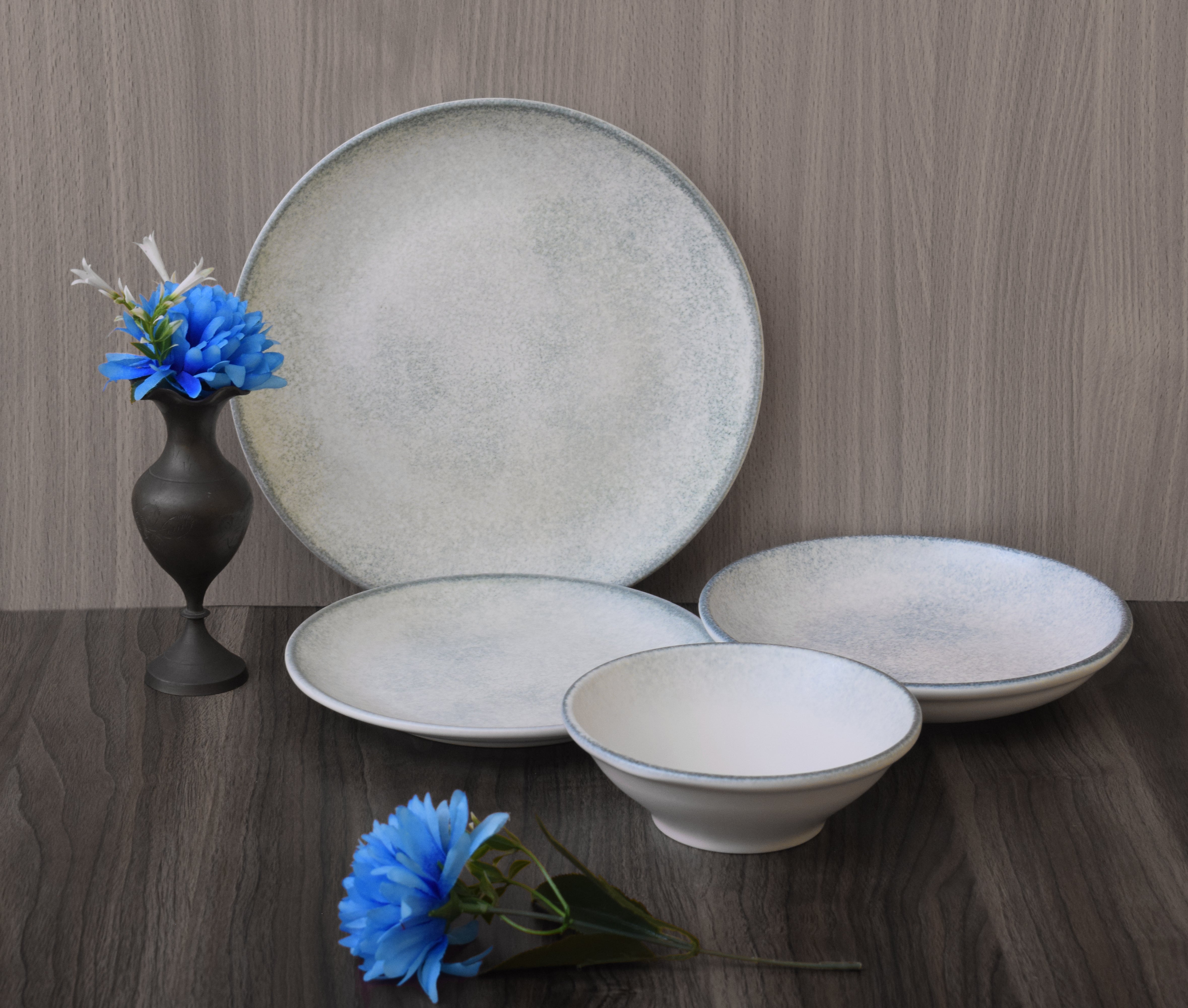 Kutahya | Dinner Set | 24 Pieces | Salda Shape | Decorated