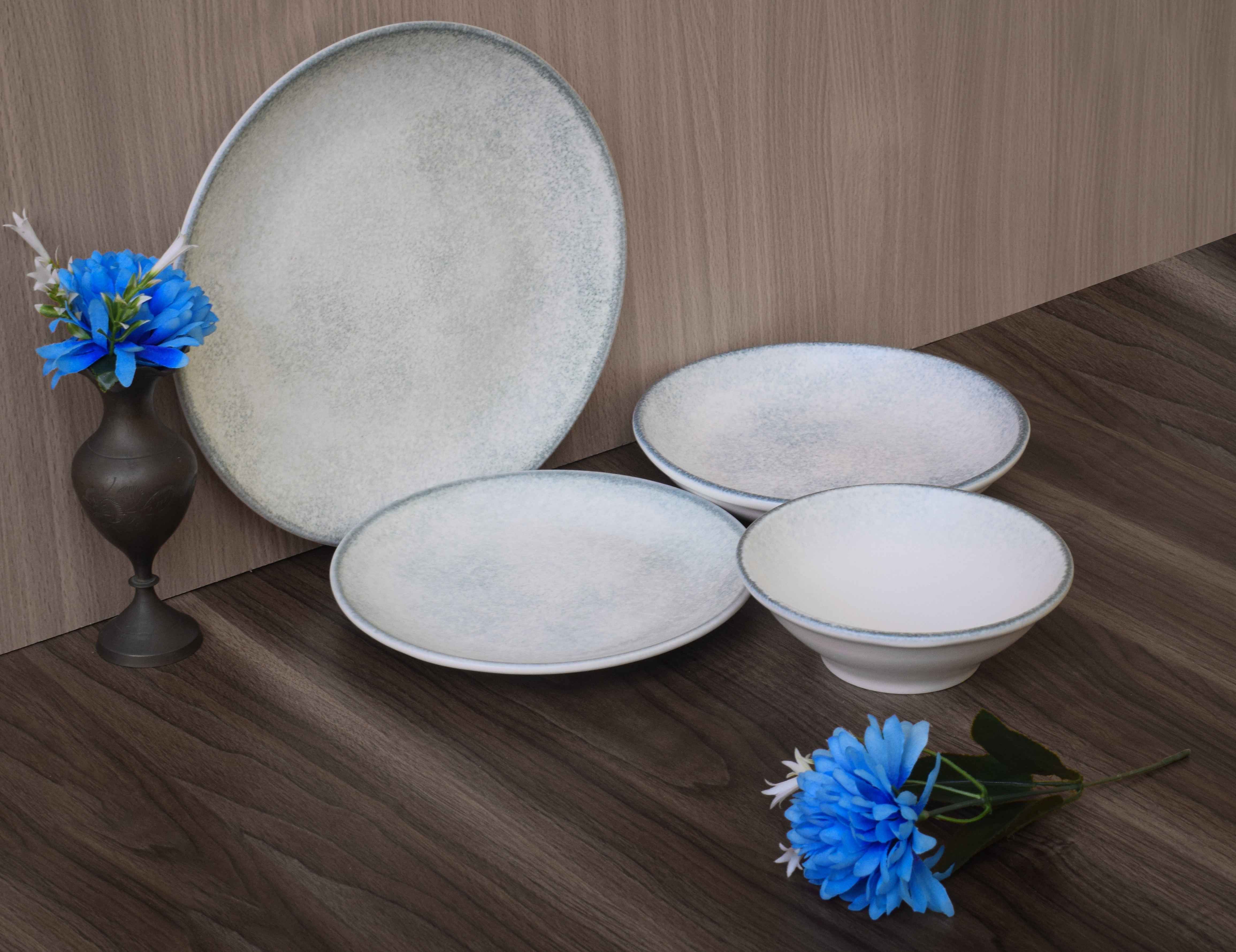 Kutahya | Dinner Set | 24 Pieces | Salda Shape | Decorated