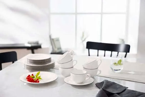 Black Lines Flat plate 21cm