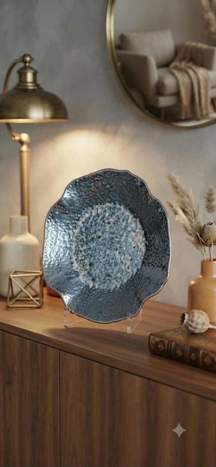 LIRICA SCALLOPED PLATE Ã˜ 27 CM SILVER PLATED  BLUE COLOR
