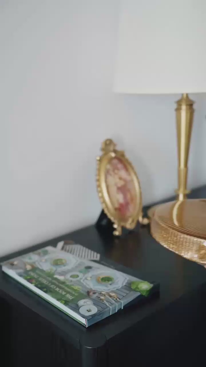 Load video: NOEL SCALLOPPED GLASS CAKESTAND CM.26 ROSE GOLD GLITTER  DECORATION