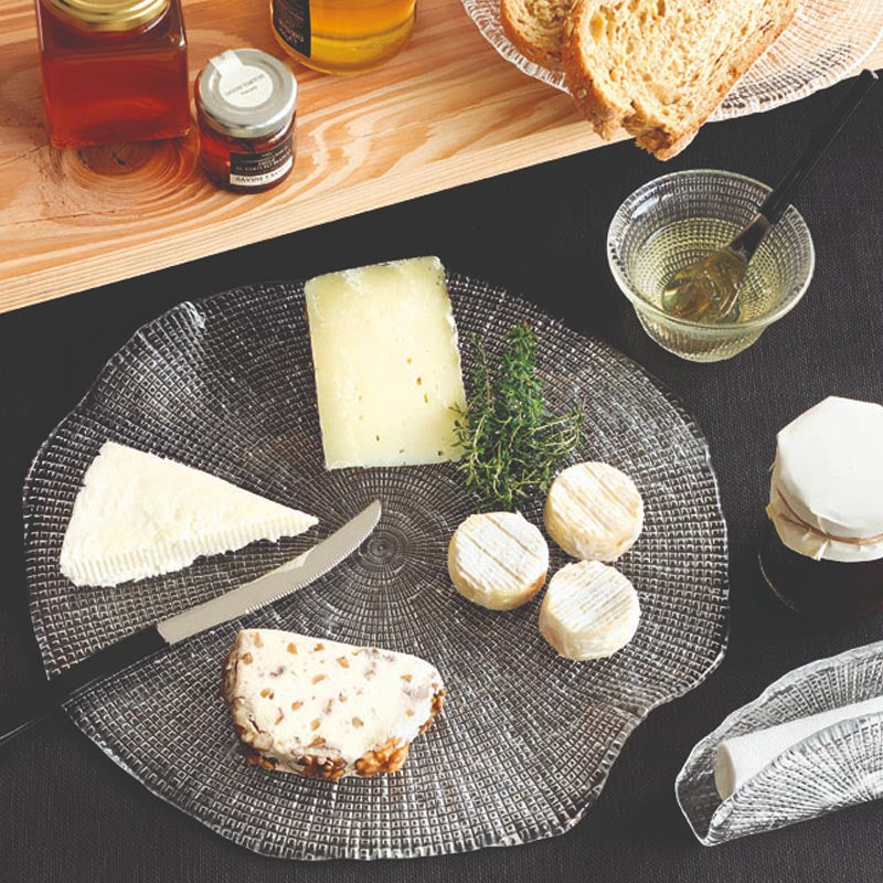 IVV Diamante Cheese Plate with Handles 22 cm - Clear - Mood image